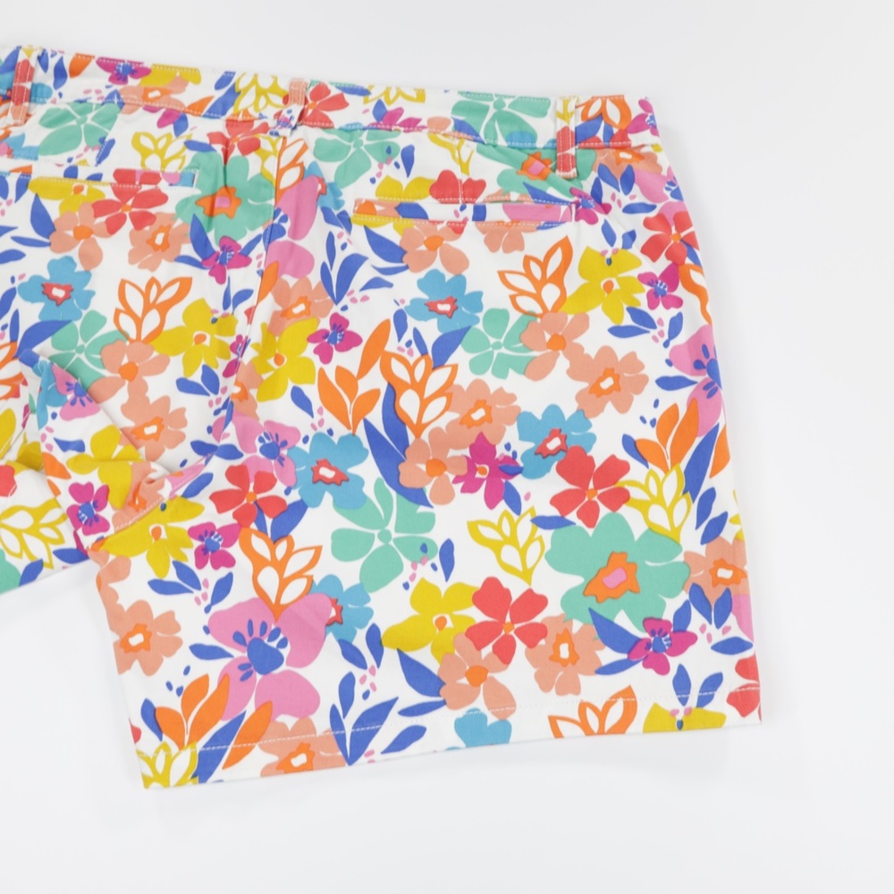 St. John's Bay Women Mid Rise Stretch Floral Chino Shorts Multicolor 18 Tall - Picture 6 of 9